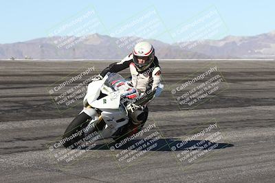 media/Jan-16-2026-CVMA Friday Practice (Fri) [[6f2bf47531]]/5-Racer 4-Trackday1/Session 2 (Bowl)/
